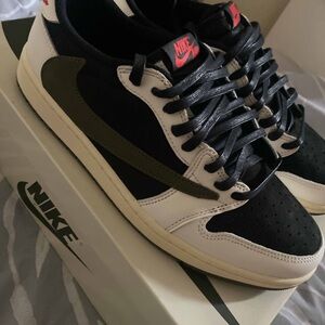 Travis Scott Olive Size 11